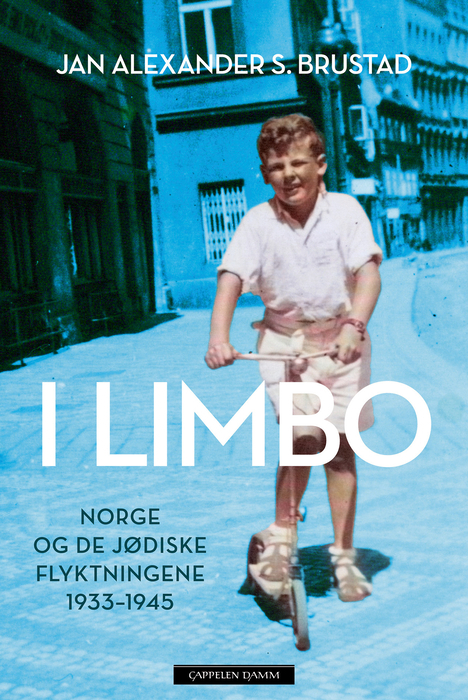 Bokomslag "I limbo. Norge og de jødiske flyktningene 1933 - 1945". Liten gutt på sparkesykkel med blå bakgrunn.