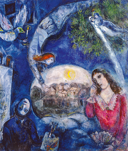 Maleri i blåtoner med en mann med palett i hånden, kvinne i rød kjolem en sirkel med en by, et flyvende brudepar, og en fugl med stearinlys i den ene kloa.